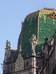 The dome of the Museum of Applied Arts with green Zsolnay ceramic tiles - Budapesta, Ungaria