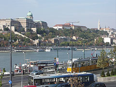 The view of the Danube bank at Pest downtown, the Danube River and the Buda Castle Quarter from the Elisabeth Bridge - Budapesta, Ungaria