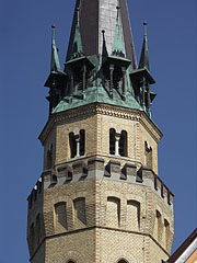 The neo-gothic brick-walled tower of the Lutheran church of Cegléd - Cegléd, Ungaria