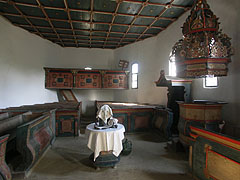 The coffered wooden ceiling of the Protestant Church of Mánd; the choir loft and pulpit was also made of wood, between 1787-1790 - Szentendre, Ungaria