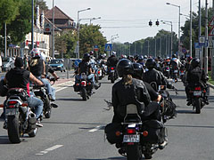 Motorcycle parade on the main road - Tata, Ungaria