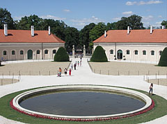 Looking to the fountain pool and the main gate from the balcony of the palace - Fertőd, Hungria