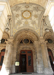 The main entrance of the Hungarian State Opera House - Budapest, Ungheria