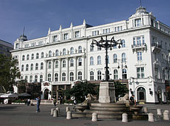 The Gerbeaud House with the fountain with the four stone lions in front of it - Budapest, Ungheria