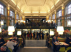 McDonald's fastfood restaurant on Nyugati Square - Budapest, Ungheria