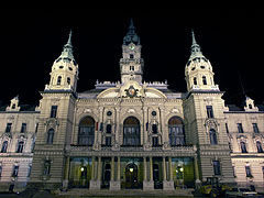 The neo-baroque Town Hall of Győr at night - Győr, Ungheria