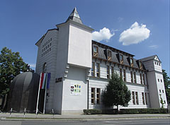 Municipal Library (or Town Library) - Jászberény, Ungheria