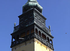 The Transylvanian style spire and balcony on the steeple of the Reformed Church - Nagykőrös, Ungheria