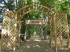 One of the "gates" of Jókai Park - Siófok, Ungheria