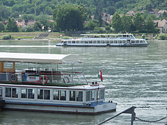 Ships to the left, to the right - Visegrád, Hongrie