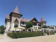 Hotel Hullám (the Hungarian word "hullám" means "wave") - Keszthely, Madžarska