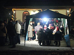 Casual canteen near the confectionery in the main square, before Christmas - Mogyoród, Madžarska