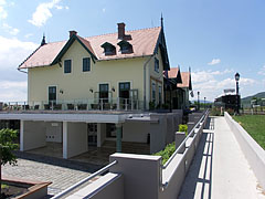 Train station and modern visitor center - Szentendre, Madžarska