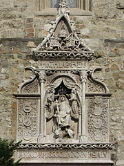 High relief of Matthias Corvinus (king of Hungary) on the tower of the former Saint Nicholas Church - Budapeszt, Węgry