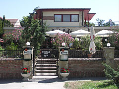 Part Café, Restaurant and Pension (guest house) - Dunakeszi, Węgry