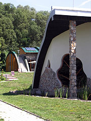 The visitor center and the Lombkorona Restaurant - Ipolytarnóc, Węgry