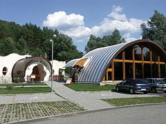 The visitor center and the protective building of the prehistoric trees from Bükkábrány - Ipolytarnóc, Węgry