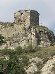 The Sirok Castle is built on a volcanic rock at 296 meters above the ocean level - Sirok, Węgry