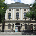 The front wall of the City Hall of Jászberény - Jászberény, Унгария