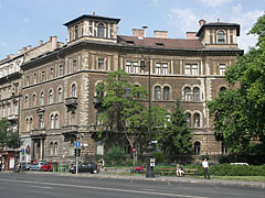 Neo-renaissance style residental palace, apartment building of the pension institution of the Hungarian State Railways ("MÁV") - Budapest, Ungarn