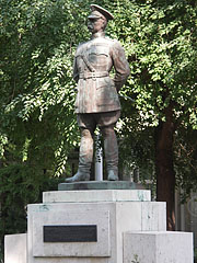 The bronze statue of the US General Bandholtz - Boedapest, Hongarije