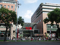 WestEnd City Center mall, shopping center and business center - Boedapest, Hongarije