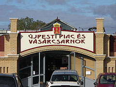 Entrance of the market from the Small Market Hall - Boedapest, Hongarije