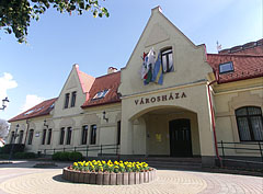 The front wall of the Town Hall of Dunakeszi - Dunakeszi, Hongarije