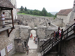 The so-called Wolf-trap and the Courtyard viewed from the Barbican - Nagyvázsony, Ungari