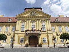 The empire style Episcopal Palace (the designer is unknown, built by Jakab Rieder) - Székesfehérvár, Ungari