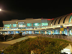 Budapest Liszt Ferenc Airport, the Terminal 2A / 2B from outside - بودابست, هنغاريا