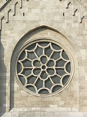The rose window (also known as Catherine window or rosace) of the Church of Saint Margaret of Hungary, viewed from outside - ブダペスト, ハンガリー