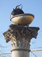 "Ivócsanak" ("Bull's head bowl") metal sculpture - 布达佩斯, 匈牙利