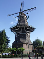 De Gooyer ("The Goyer") windmill, also known as "Funenmolen" - Amsterodam, Nizozemsko