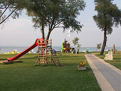 A slide for the kids on the beach - Balatonlelle, Maďarsko