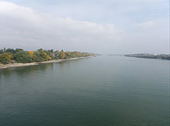 The Danube River on the north from Budapest - Budapešť, Maďarsko