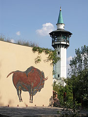 Wall painting (more precisely a sgraffito) of a bison on the wall of the Bison House that was built in 1963 and demolished in 2010 - Budapešť, Maďarsko