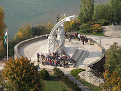 View from the cupola to the round bastion with the sculpture of Miklós Melocco, as well as to River Danube. - Esztergom (Ostřihom), Maďarsko