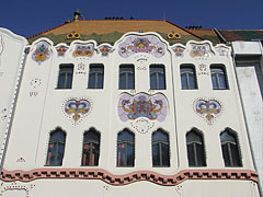 Traditional Hungarian motifs on the majolica decorations of the "Cifrapalota" (literally "Ornamented Palace") - Kecskemét, Maďarsko