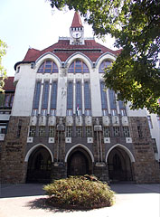 The Transylvanian motif decorated Hungarian secession (Art Nouveau) style Reformed New College - Kecskemét, Maďarsko