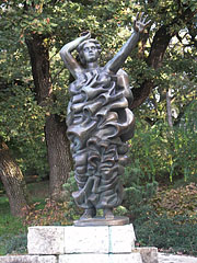 "Sea-breeze of Lake Balaton", statue of a female figure on the panorama promenade - Fonyód, Macaristan