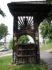 Szekely gate (or Szekler gate) - Gödöllő, Macaristan