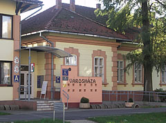 Entrance of the Town Hall of Barcs - Barcs, Ungaria