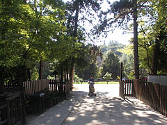 Peasants' Yard, entrance and look to the direction of the parking area - Budakeszi, Ungaria