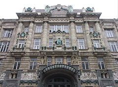 The Franz Liszt Academy of Music (in Hungarian "Liszt Ferenc Zeneművészeti Egyetem") is under renovation - Budapesta, Ungaria