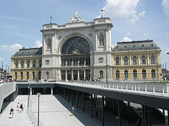 The new subway and the Keleti Railway Station - Budapesta, Ungaria