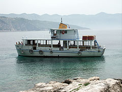 A small excursion boat - Dubrovnik, Croația