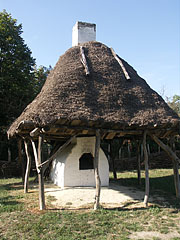 A backyard oven at the croft belonging to a poor peasant family from Kispalád - Szentendre, Ungaria