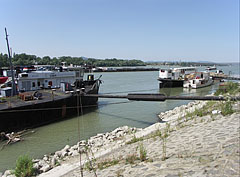 Berths by the Danube River on the south western side of the peninsula - Budapeste, Hungria