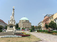 Baroque Holy Trinity column - Pécs, Hungria